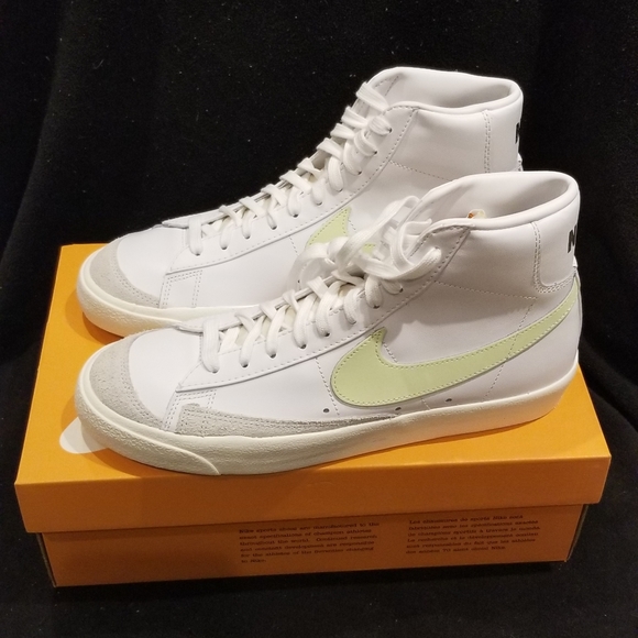 NIKE W BLAZER MID '77 Women's Size 11.5 / Men's Size 10 - Picture 1 of 5